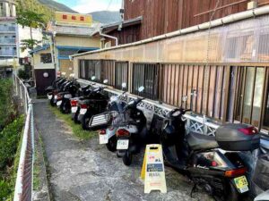 昭和荘のレンタルバイク（撮影：生方正）